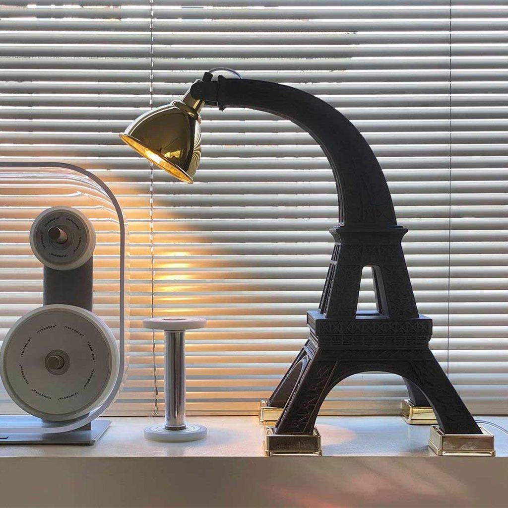 Qeeboo Paris bordslampa efter studiojobb m, svart