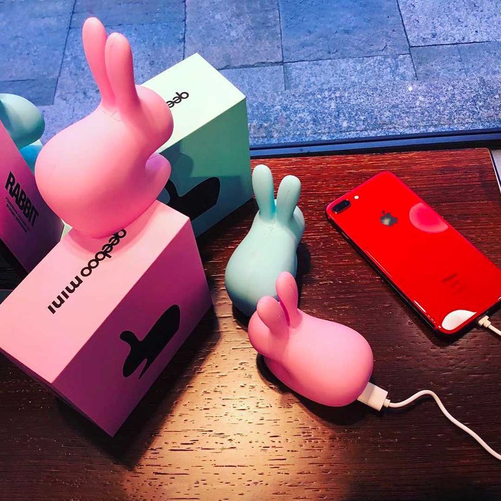 Qeeboo Rabbit Mini Powerbank, Green