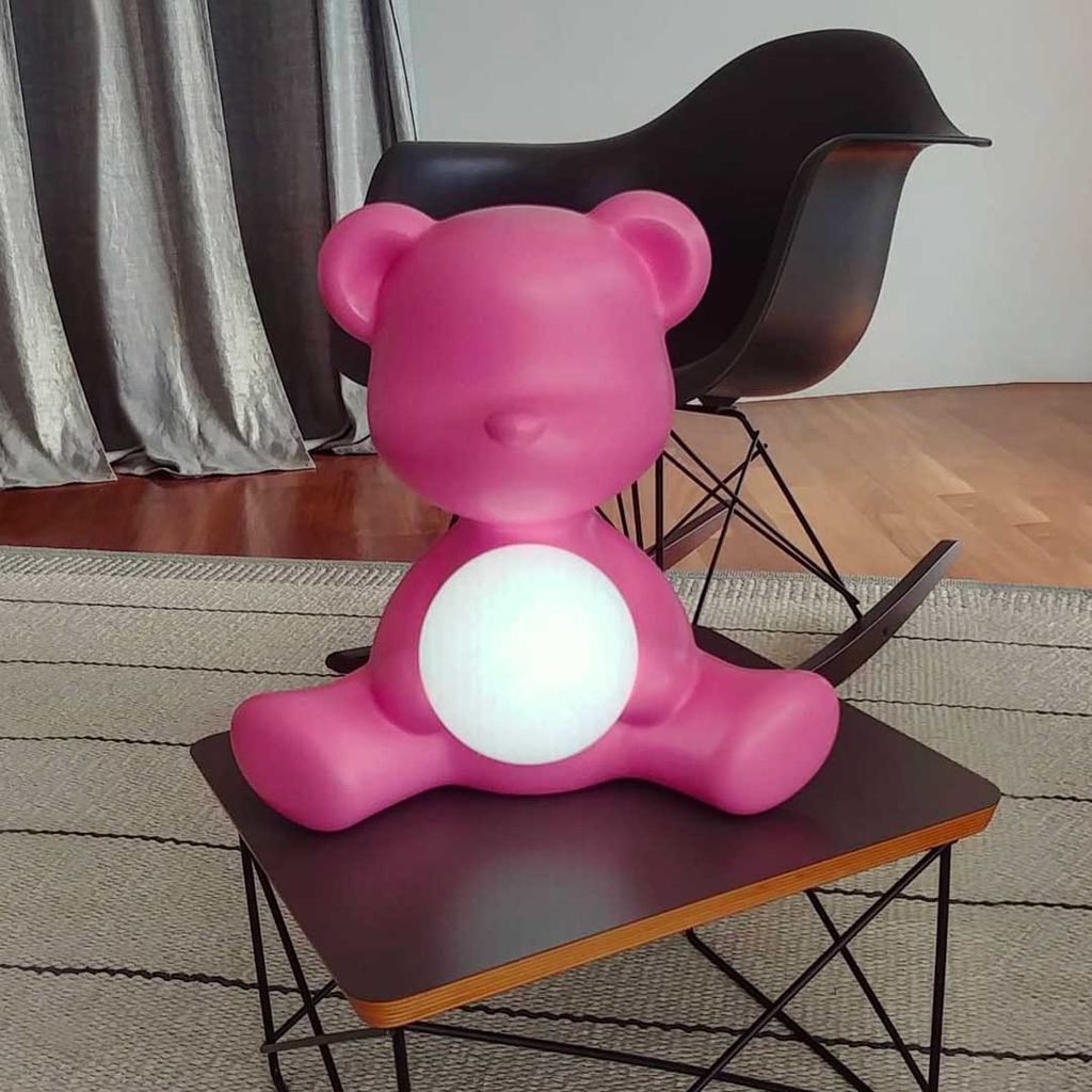 Qeeboo Teddy Girl laddningsbar LED -bordslampa, Fuxia