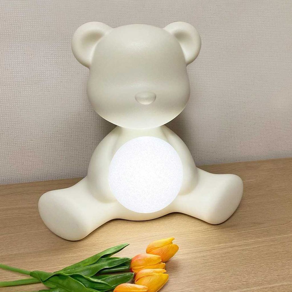 Qeeboo Teddy Girl laddningsbar LED -bordslampa, vit