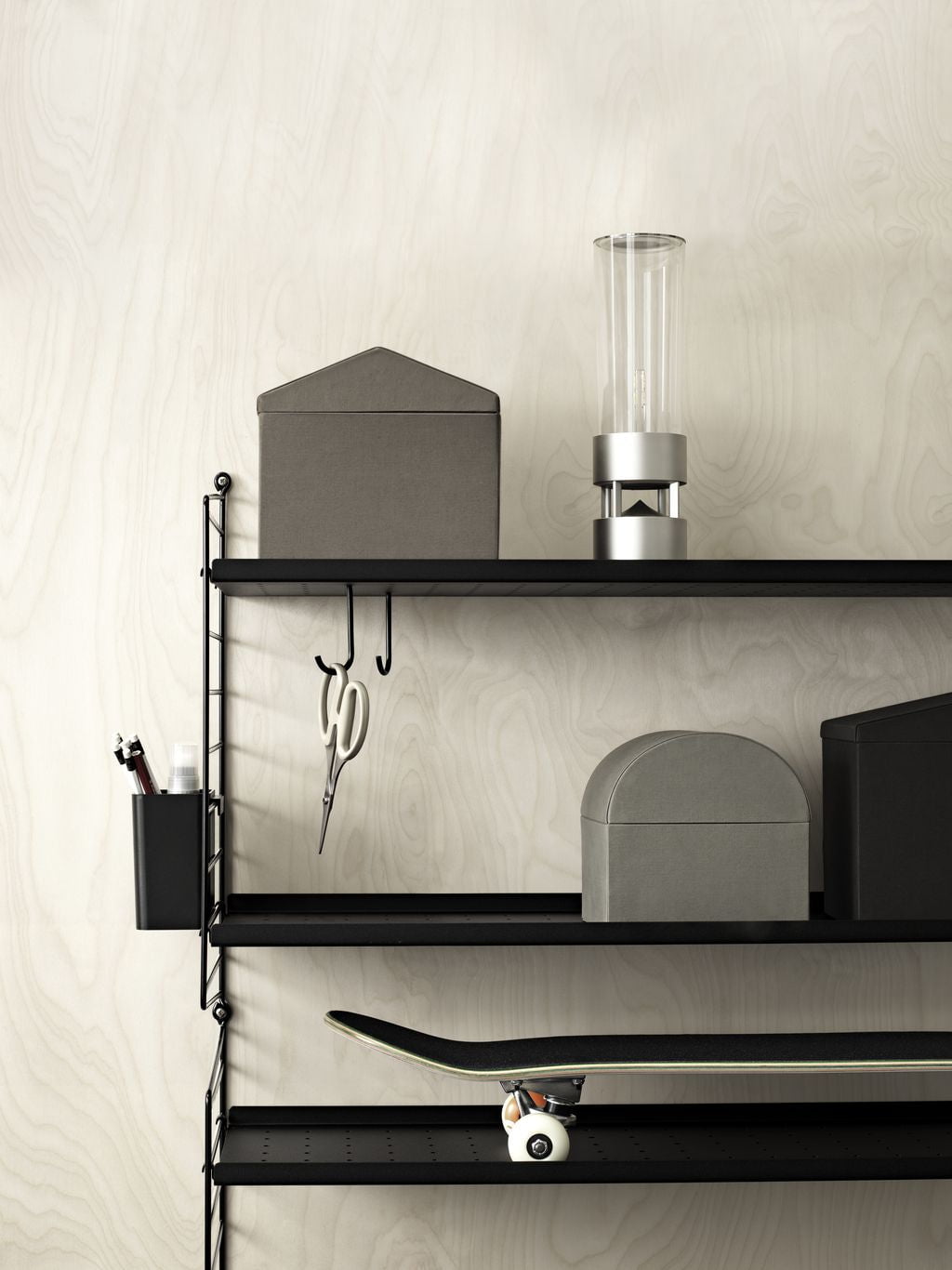 String Furniture Strängsystemets metallhylla med låg kant 30x58 cm, svart