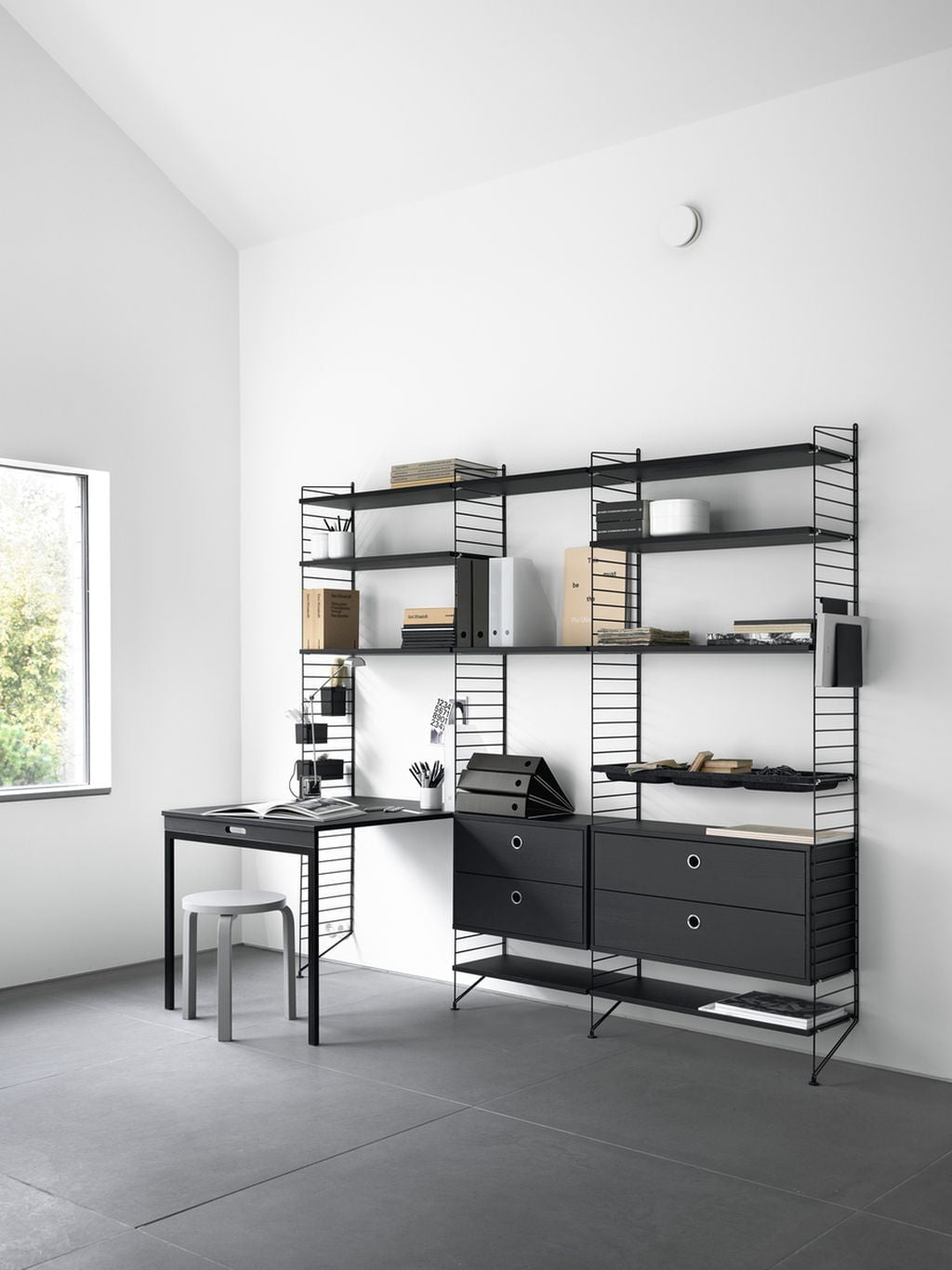 String Furniture Strängsystemskåp med 2 lådor svart -färgad fråga, 30x78x42 cm