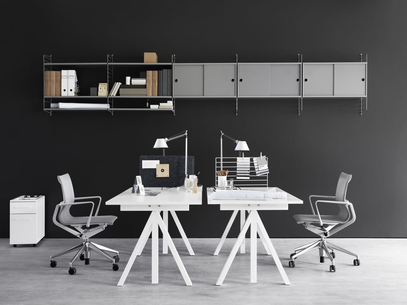 String Furniture Strängsystem väggpanel 30x75 cm, grå