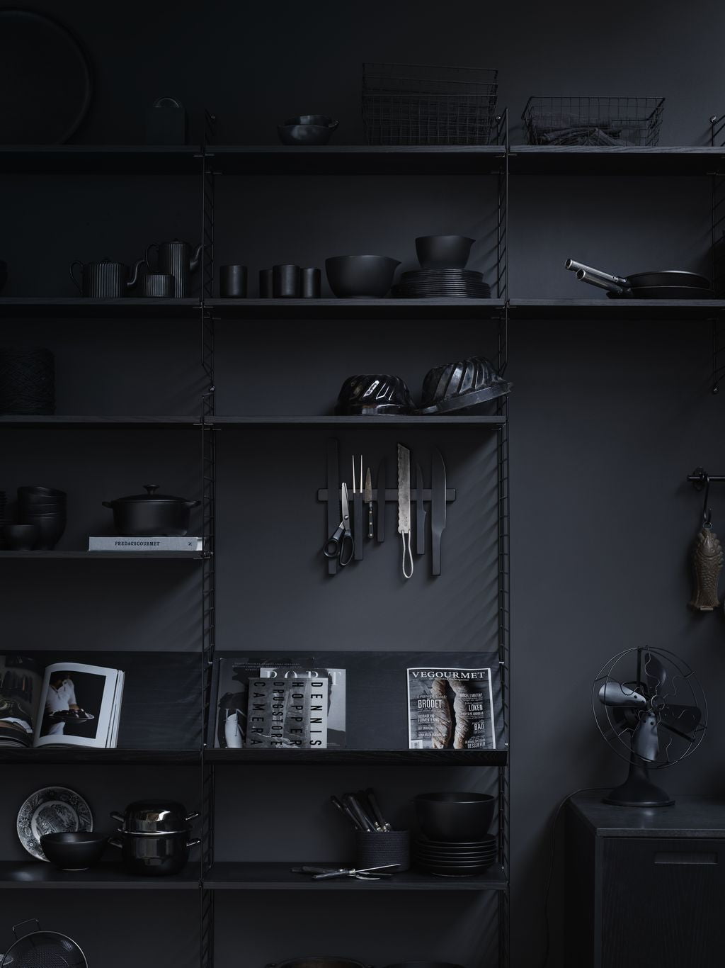 String Furniture Strängsystem väggpanel 30x75 cm, svart