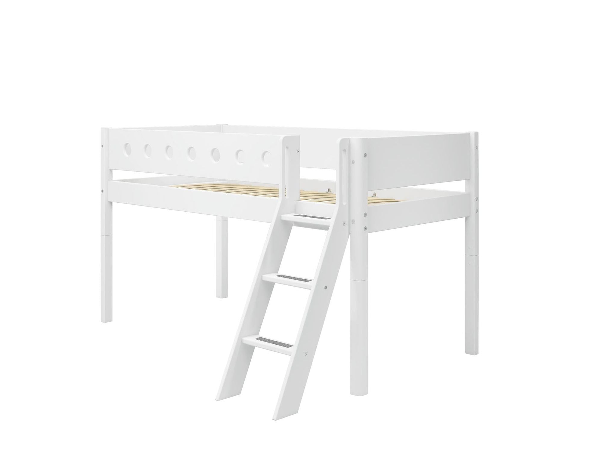 FLEXA Mid-high bed w. slanting ladder