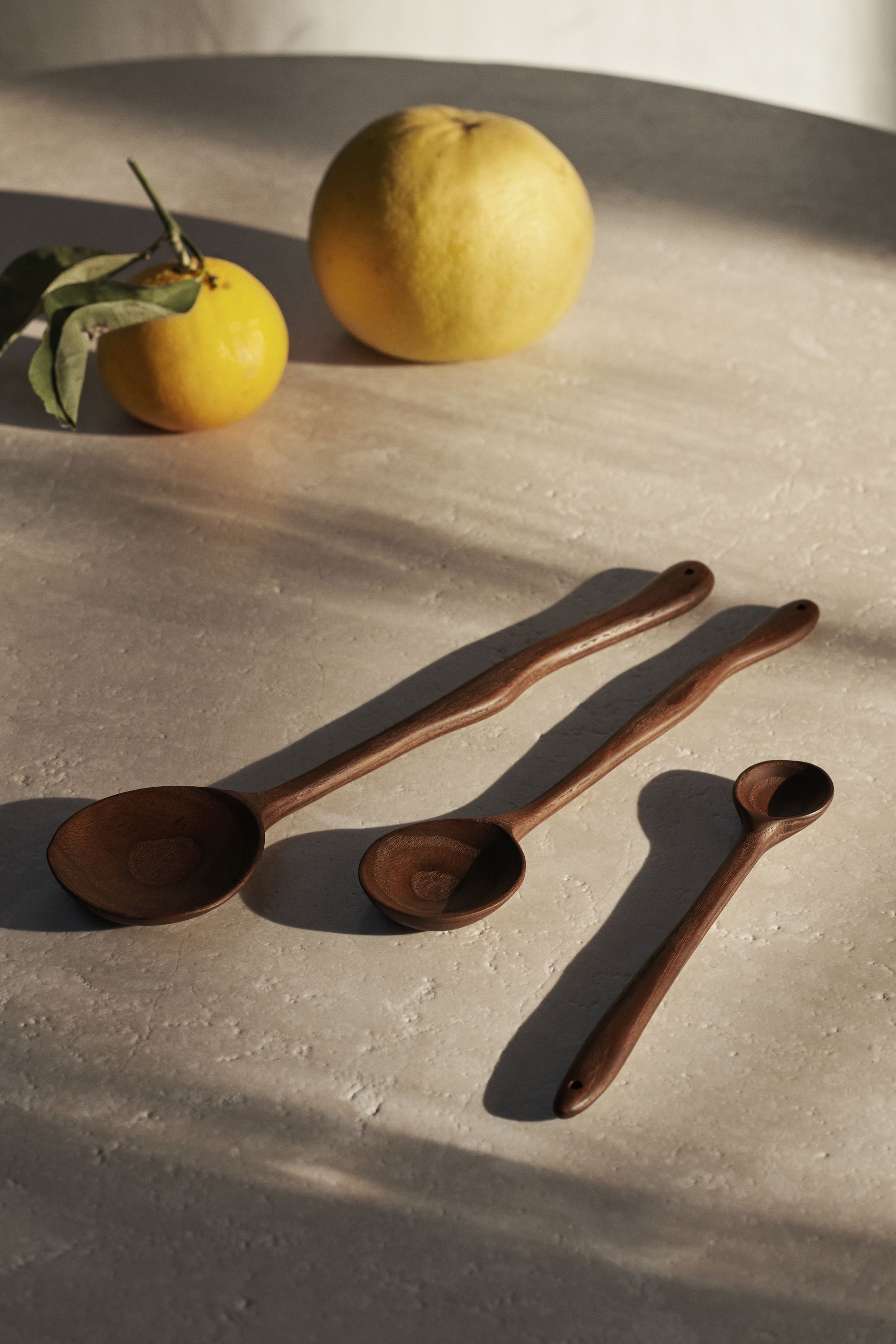 Ferm Living Meander Spoon, 30 cm, mørkebrun