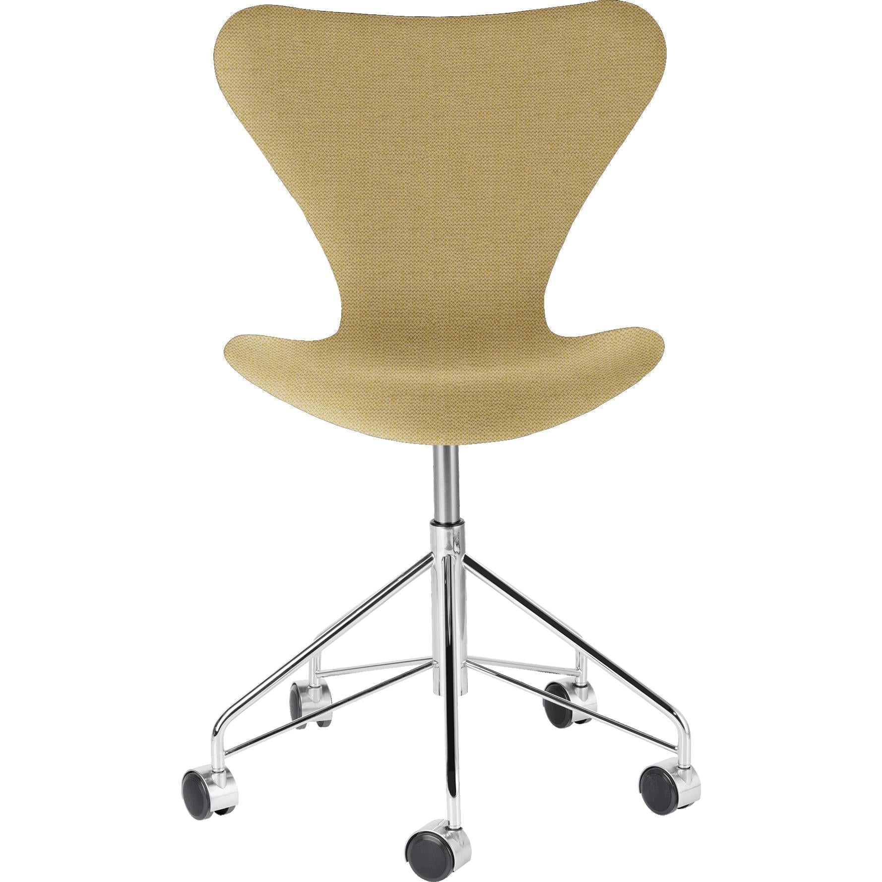 Fritz Hansen Serie 7 Rotarchair Fullt Draped Fabric Christianshavn, Yellow