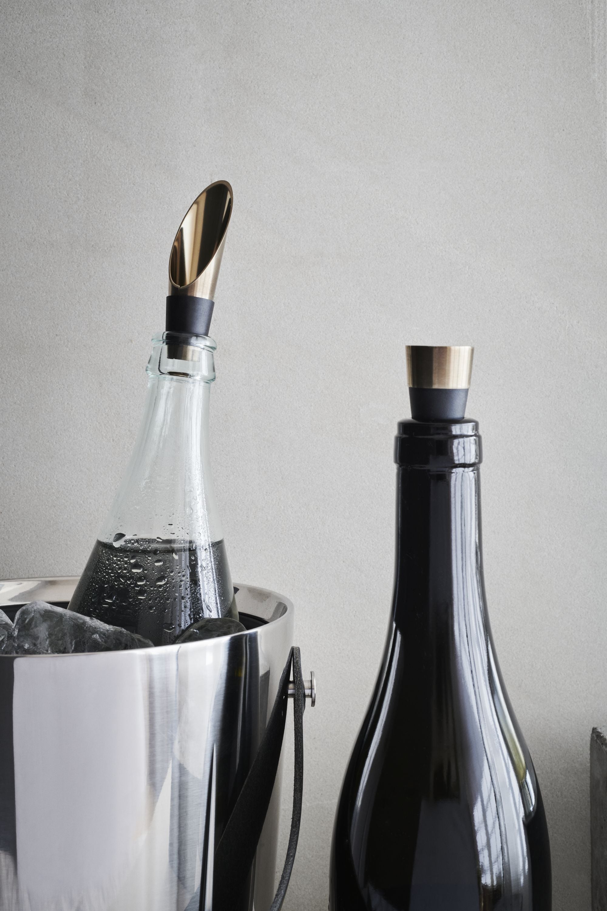 Rosendahl GC Barware Wine Stopper & Pourer Black/Patinated Steel 2 Pcs.