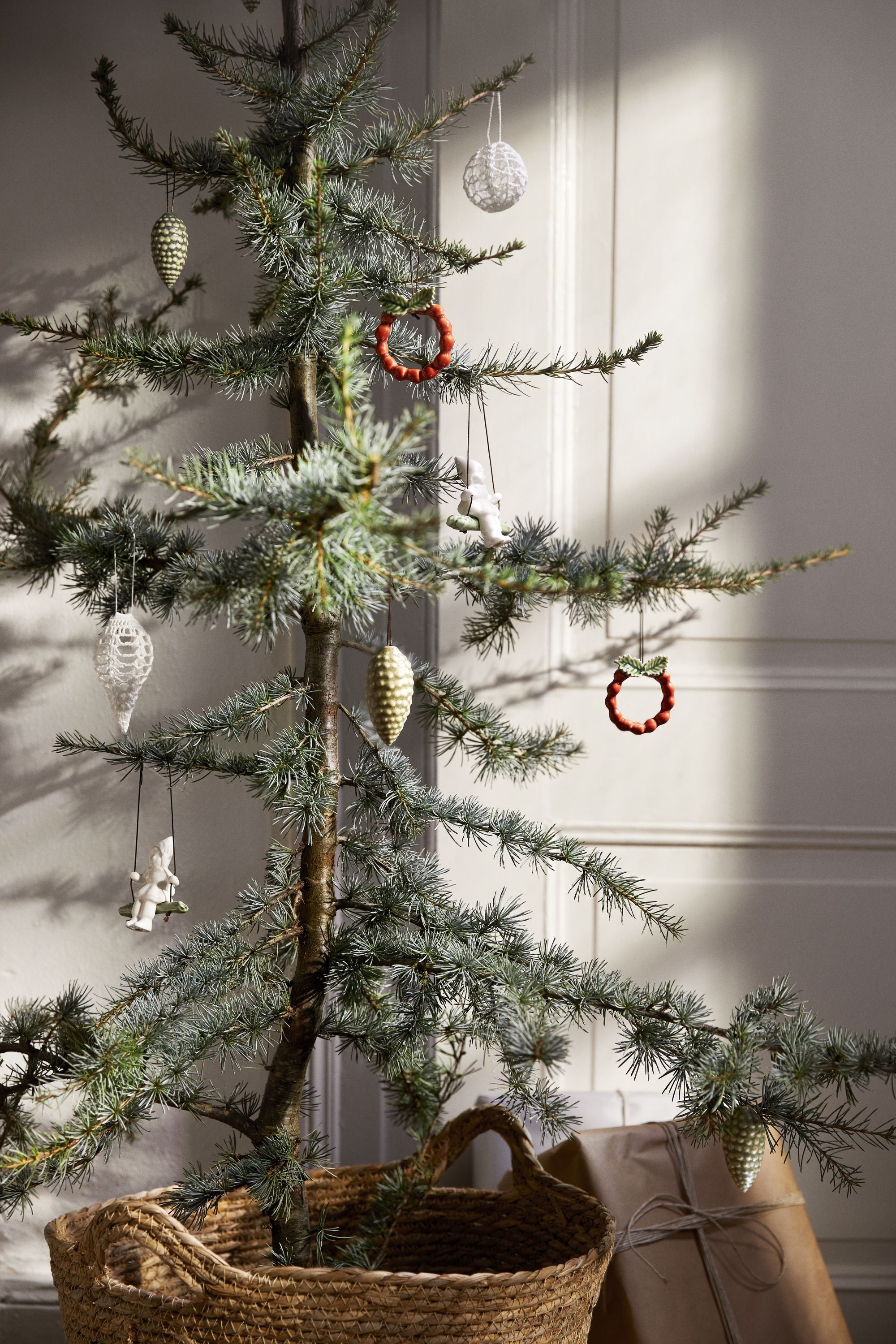 Kähler Christmas Tales Pine Cone H6 cm, grøn