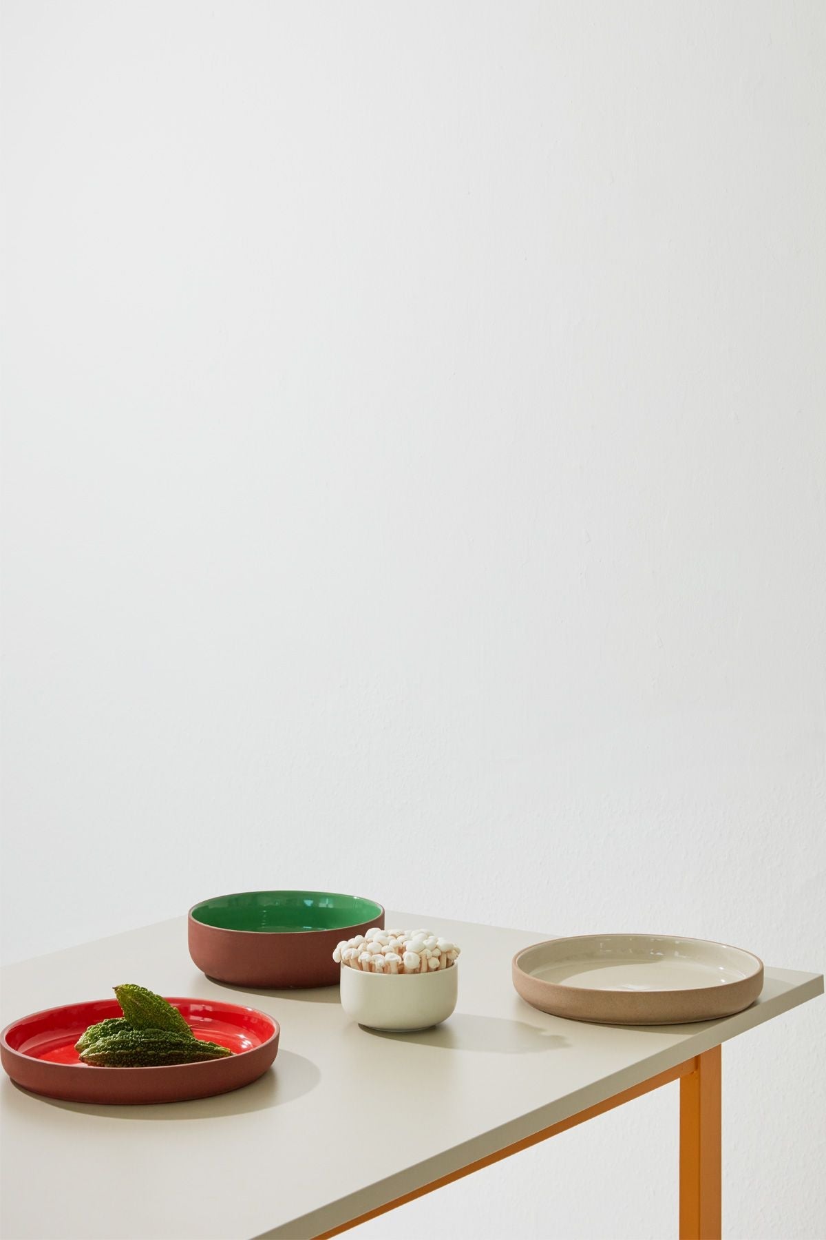 Studio About Clayware -serveringsskål, sand/lysegrå