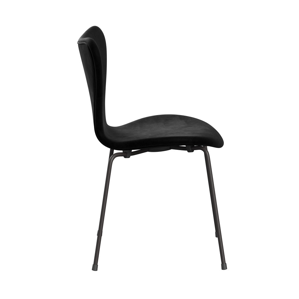 Fritz Hansen 3107 Chair Full Upholstery, Warm Graphite/Belfast Velvet Night Black