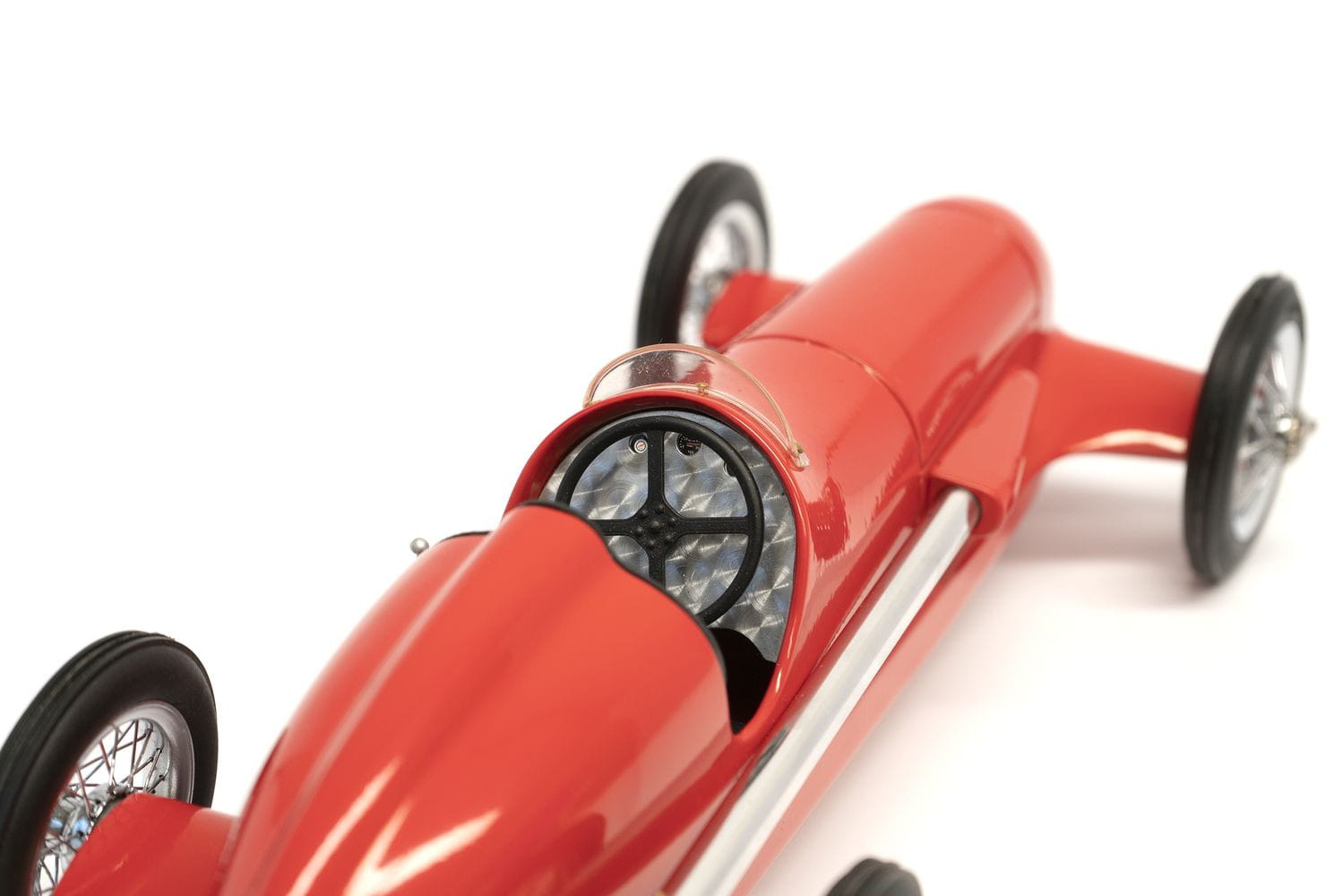 Authentic Models Racingmodellbil, röd