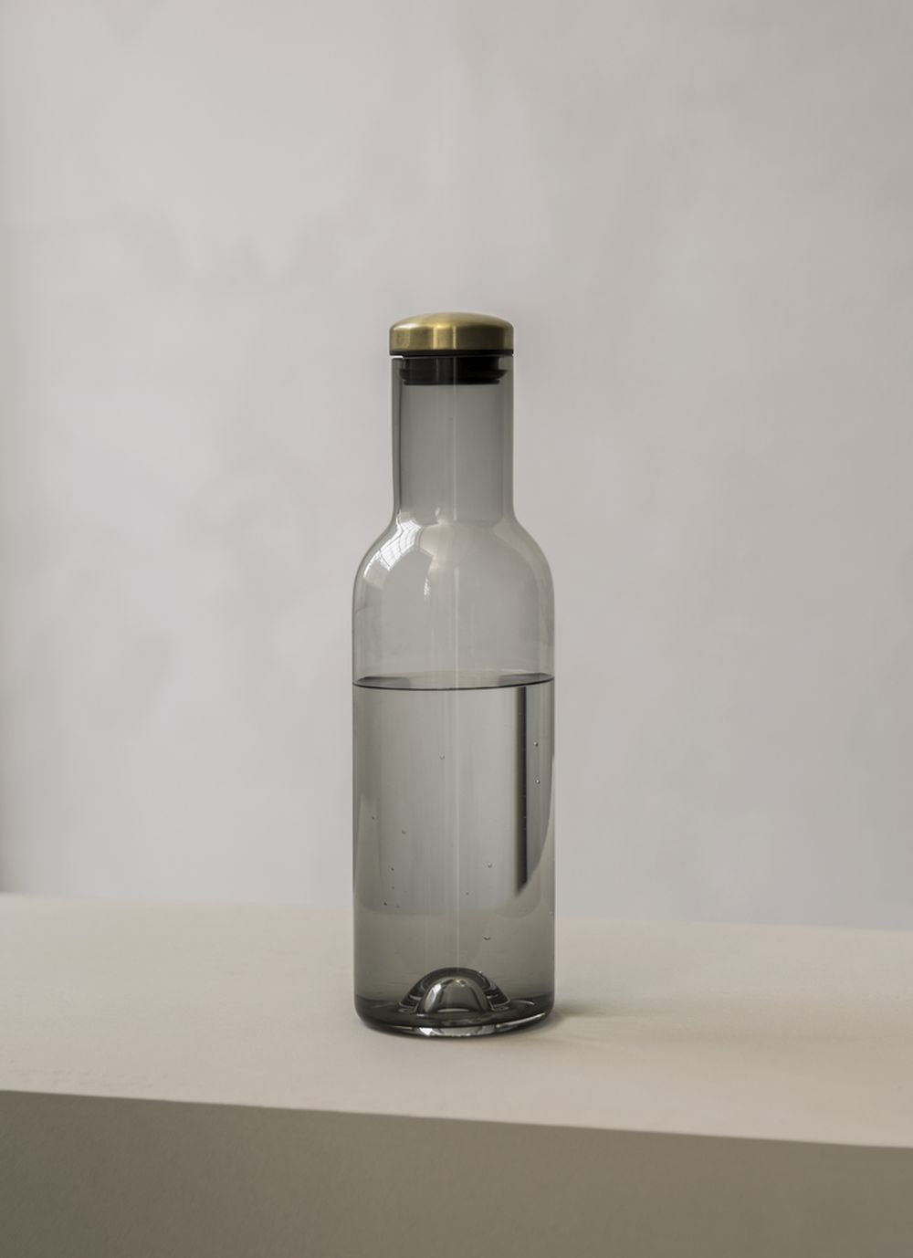 Audo Copenhagen Wine & Water Drikkeflaske Messing, Røg