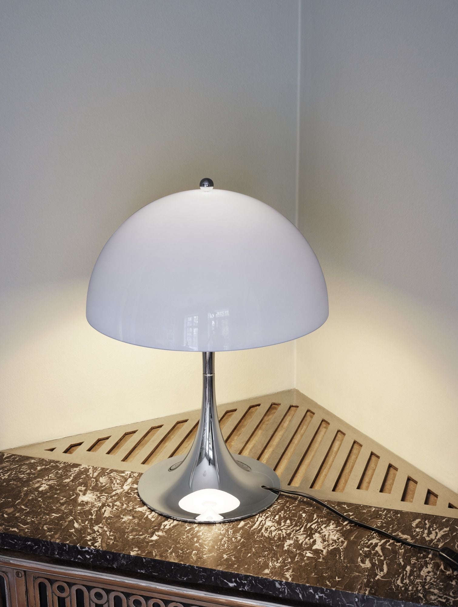 Louis Poulsen Panthella 320 Table Lamp, Gray Opal Acryl